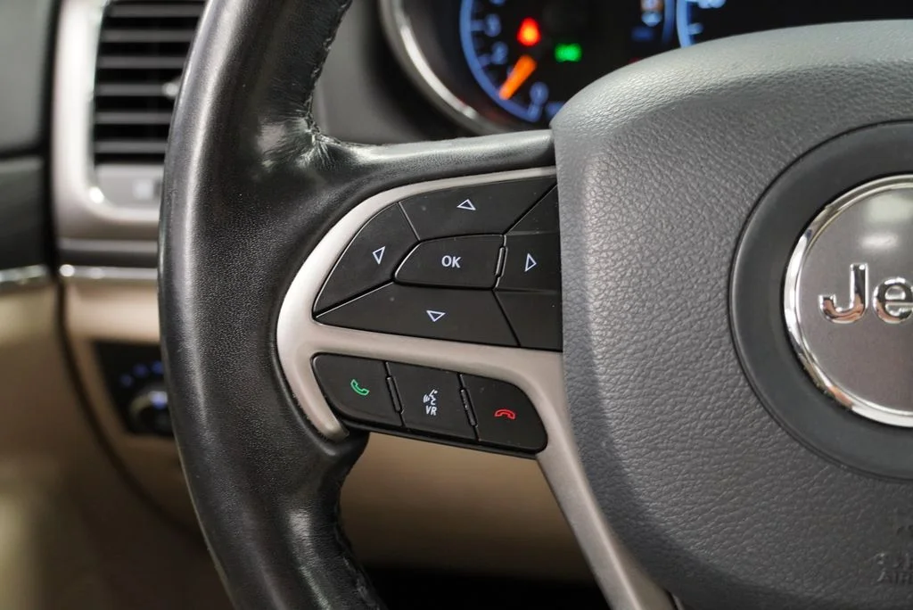 Used 2021 Gray Jeep Limited image 42