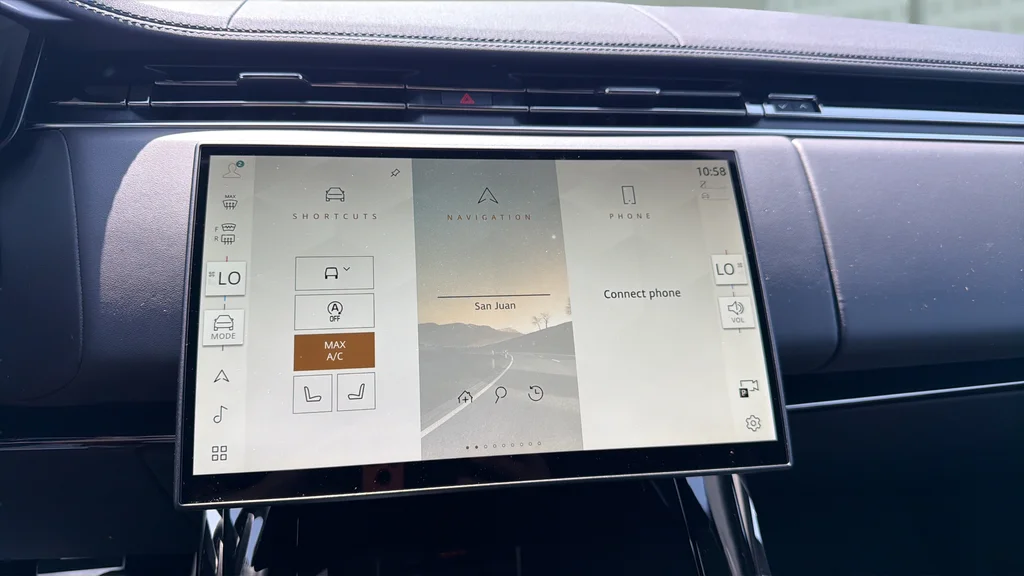 New 2026 White Land Rover Dynamic SE image 21