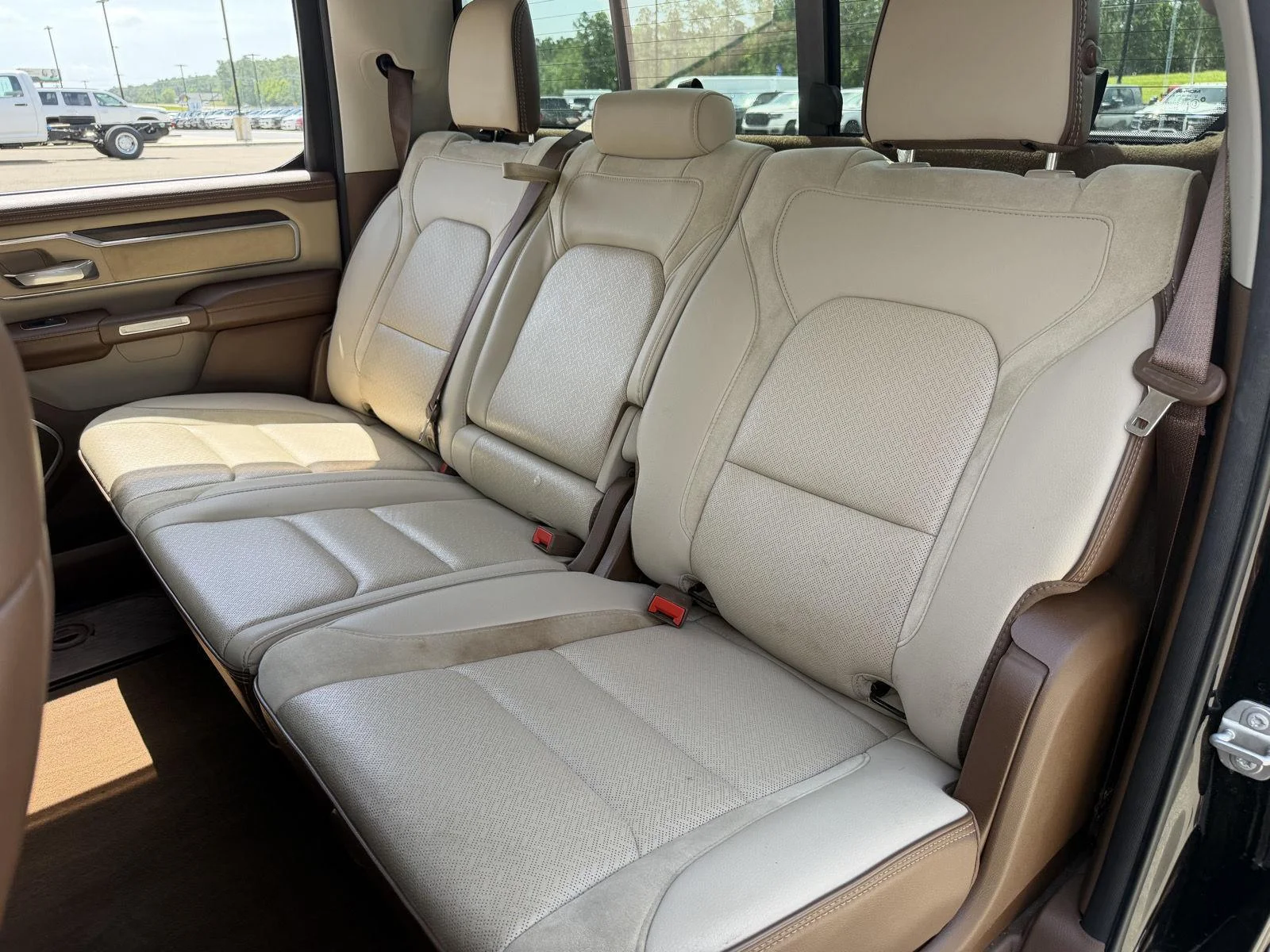 Used 2022 Diamond Black Crystal Pearlcoat Ram Laramie image 18