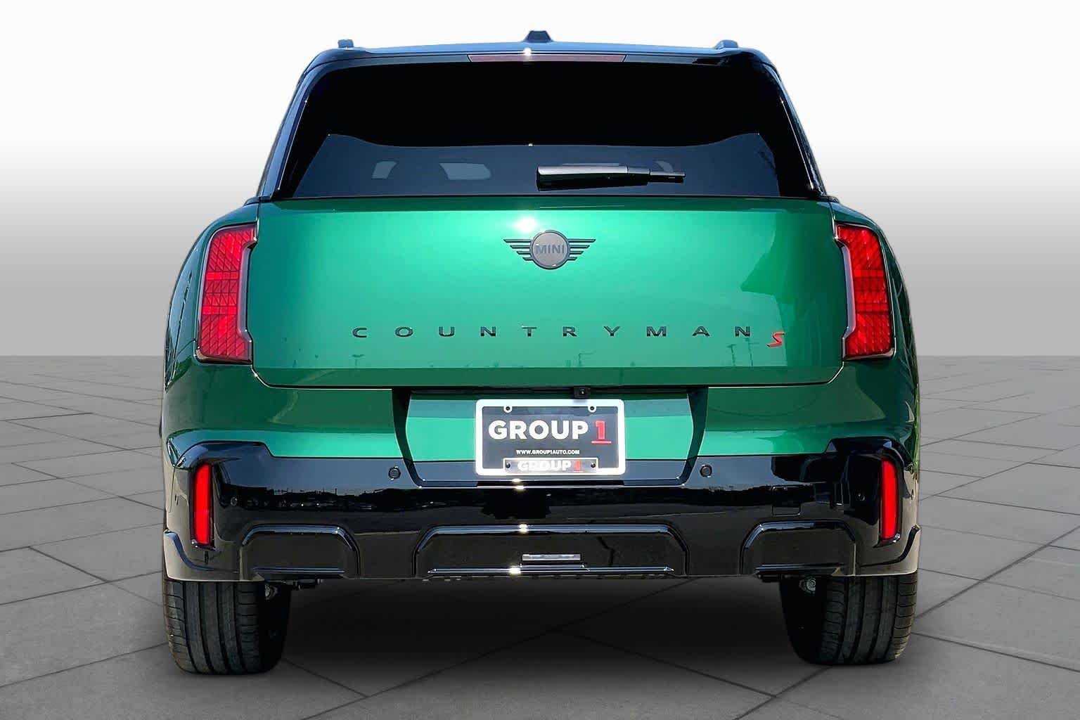 New 2027 British Racing Green IV Metallic MINI Iconic image 4