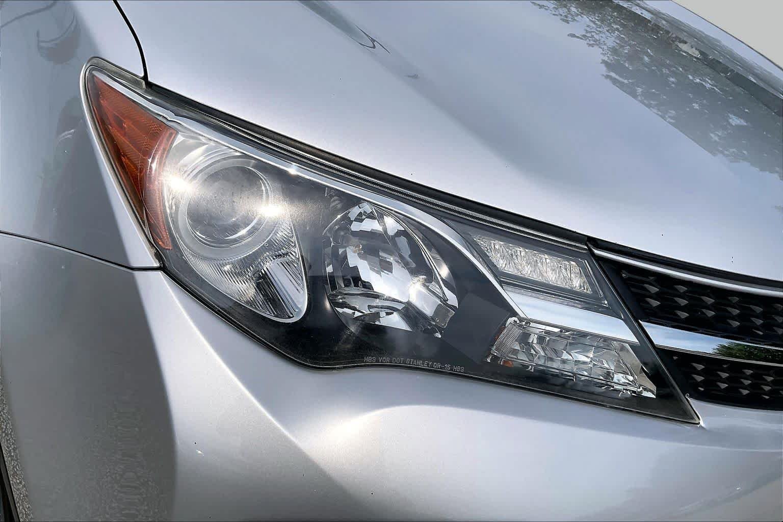 Used 2015 Classic Silver Metallic Toyota Limited image 26