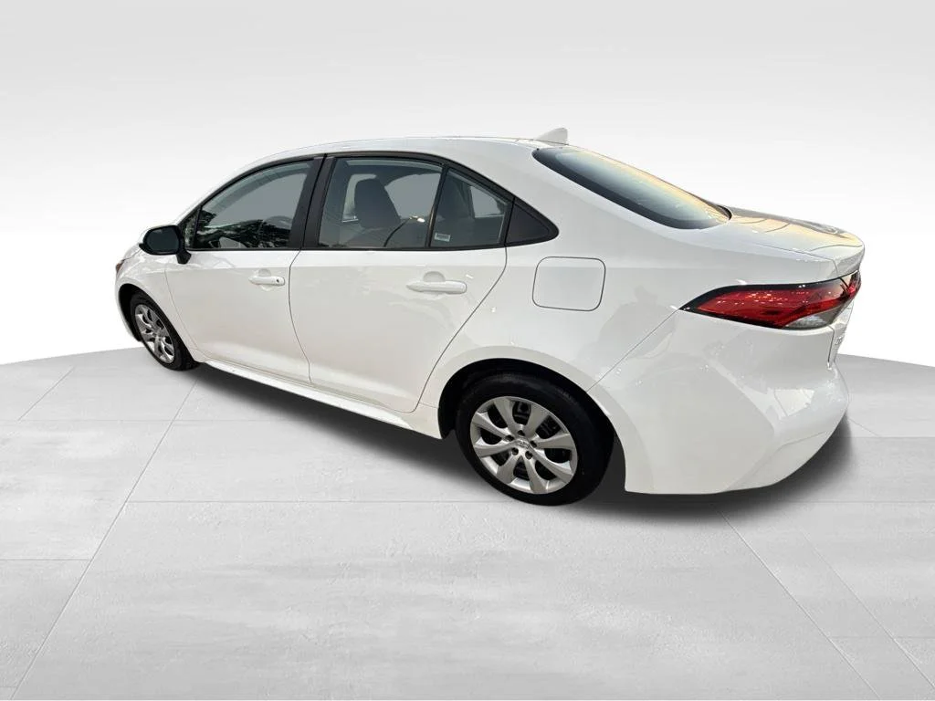 Used 2025 White Toyota LE image 3