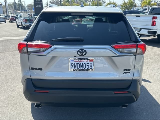 Used 2022 Silver Toyota XLE image 5