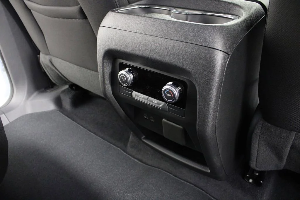 2026 GMC Acadia Elevation - Photo 17