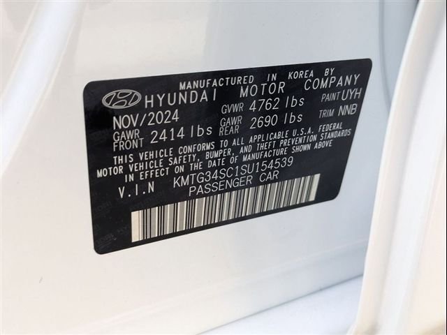 Used 2025 White Genesis 2.5T image 12