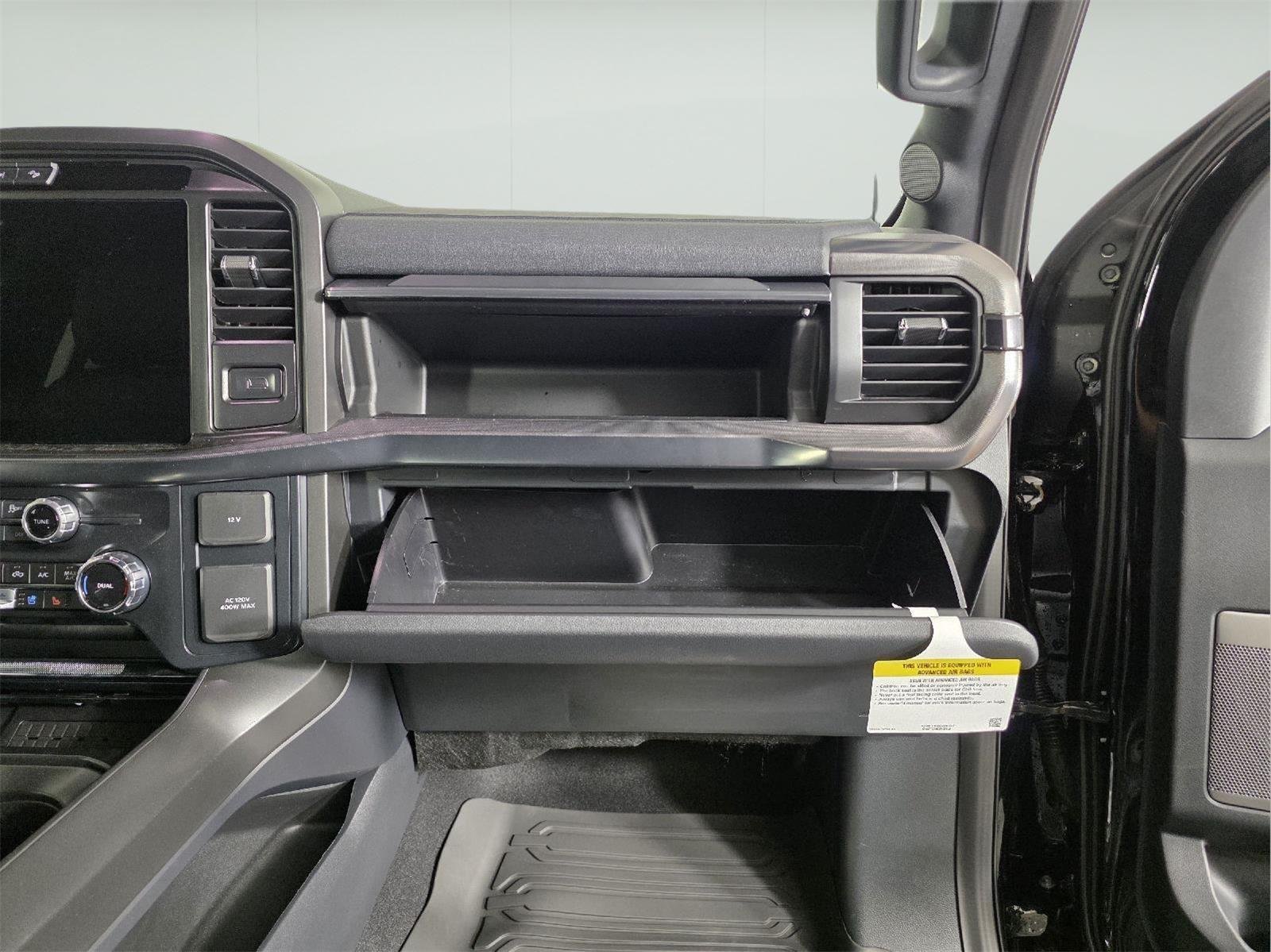 New 2025 Agate Black Metallic Ford Lariat® image 25