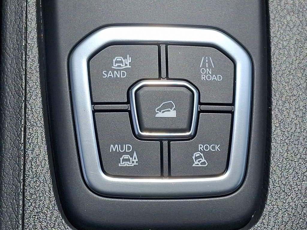 New 2026 Boulder Gray Pearl Nissan Crew Cab PRO-4X® image 15