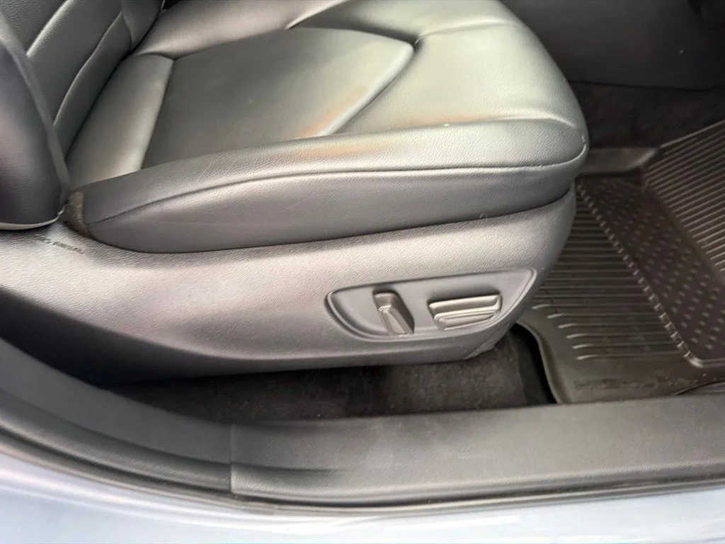 Used 2022 Moon Dust Toyota XLE image 41