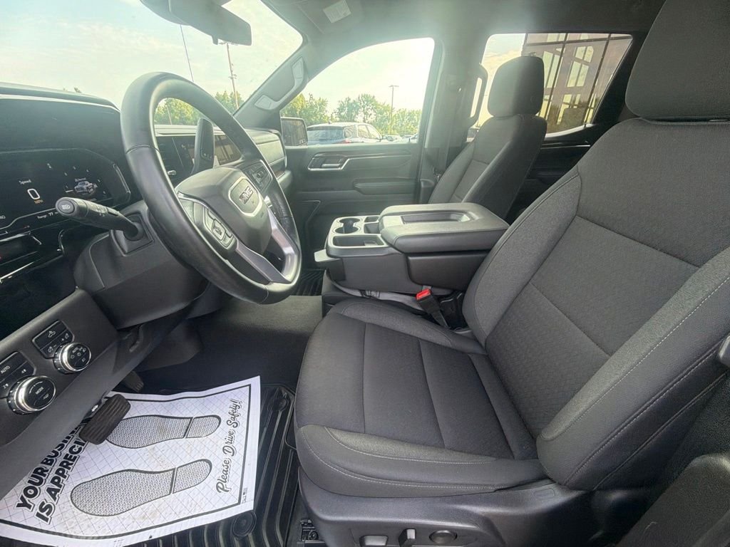 Used 2024 Silver GMC Elevation image 18