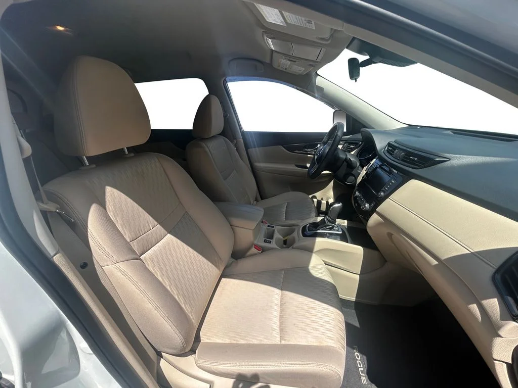 Used 2019 Pearl White Nissan SV image 16