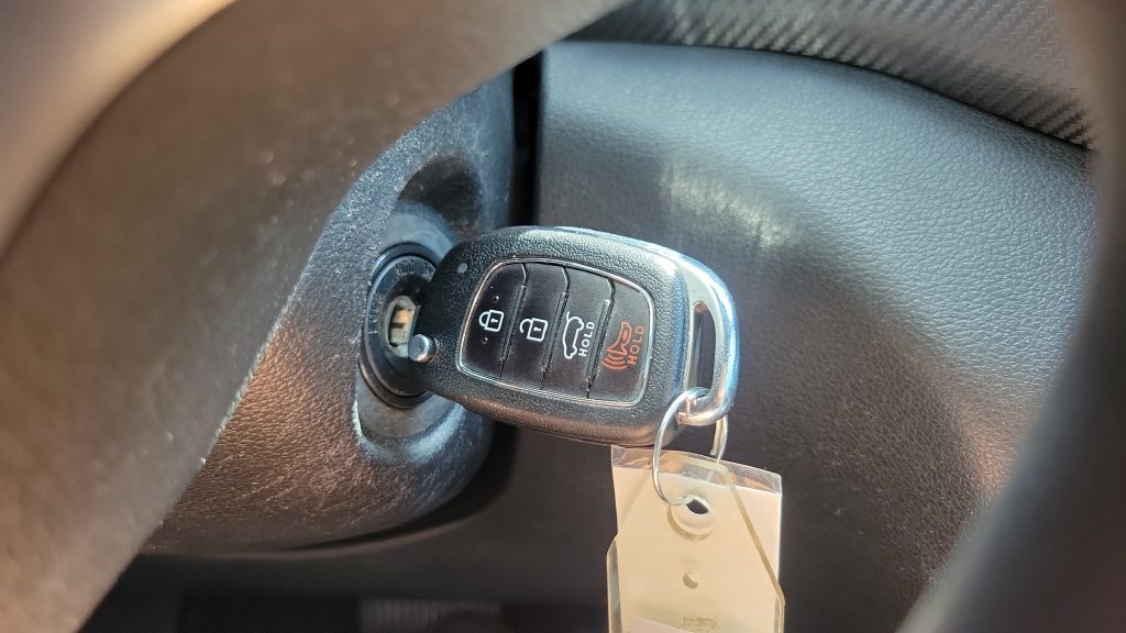 Used 2019 Blue Hyundai SE image 26