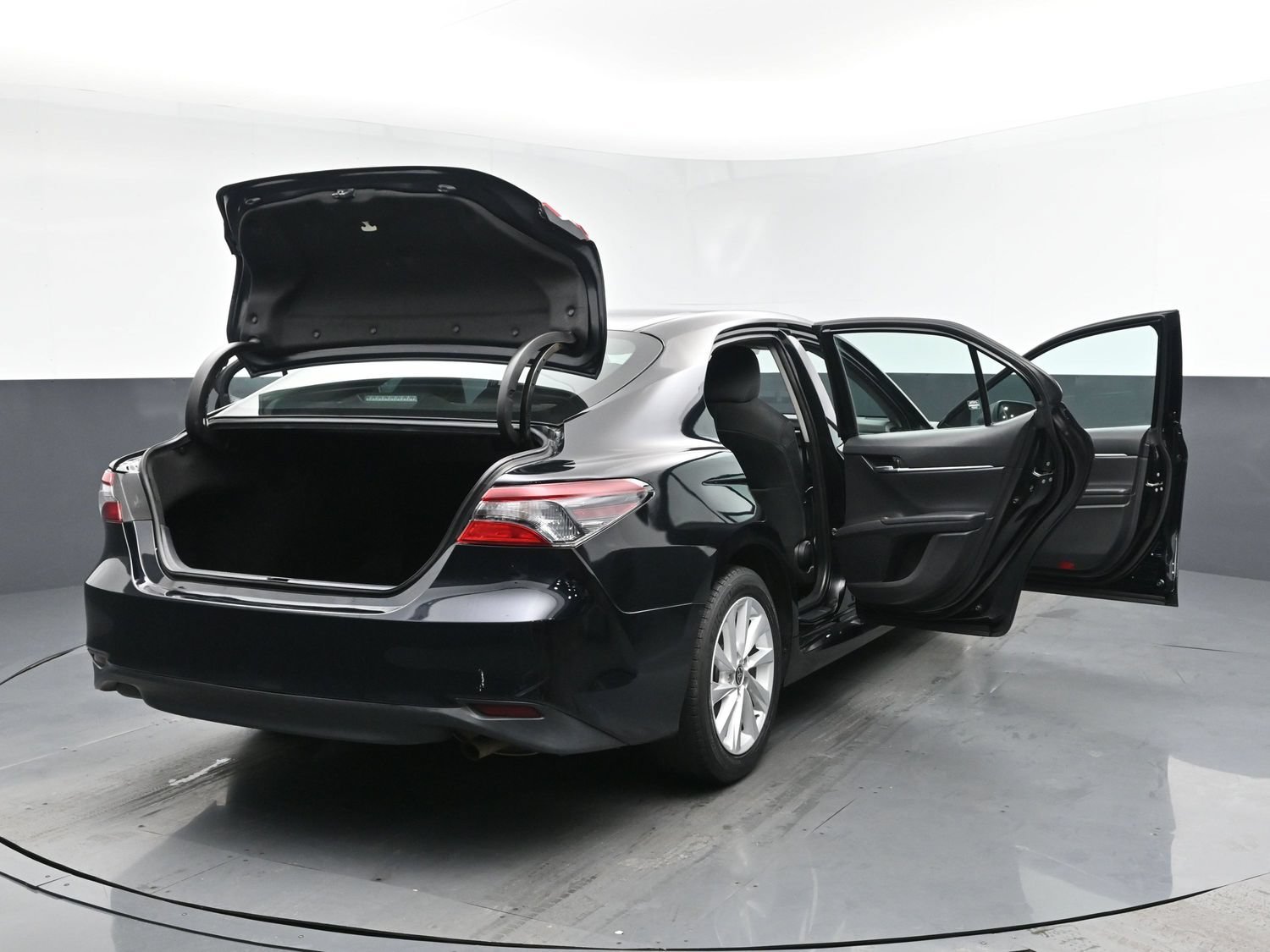 Used 2021 Midnight Black Metallic Toyota LE image 31