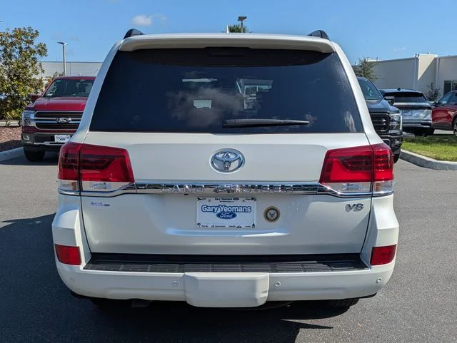 Used 2020 Blizzard Pearl Toyota Base image 5