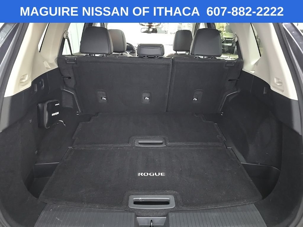 Used 2021 Gray Nissan SL image 12