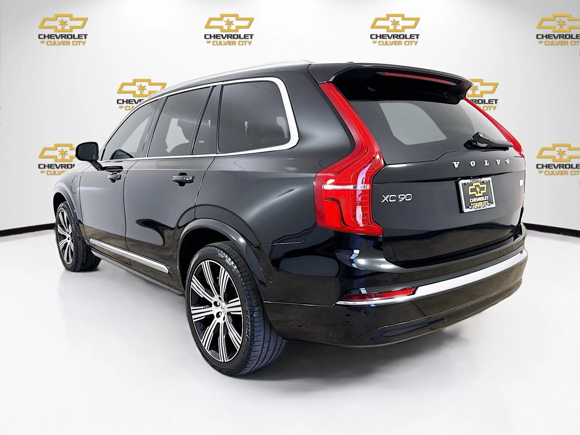 Used 2024 Black Raven Volvo Ultimate Bright Theme image 6
