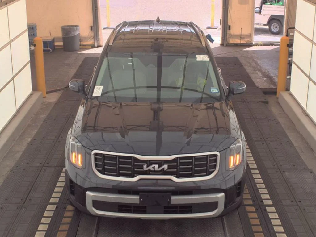 Used 2025 Gray Kia S image 3