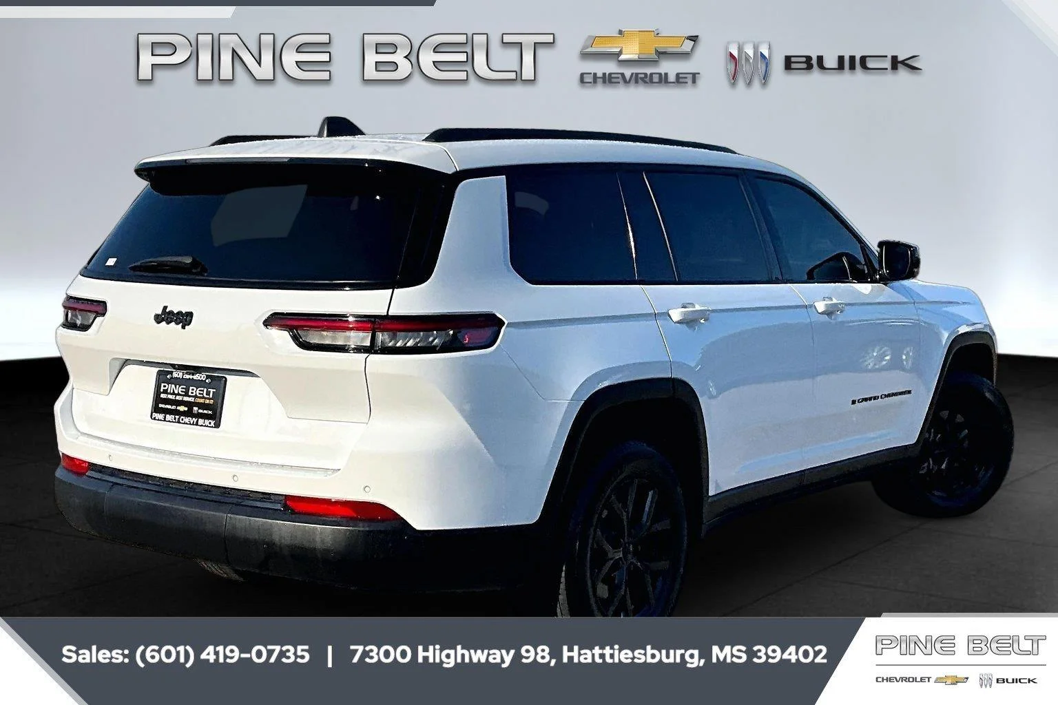 Used 2025 White Jeep Altitude X 4x2 image 11