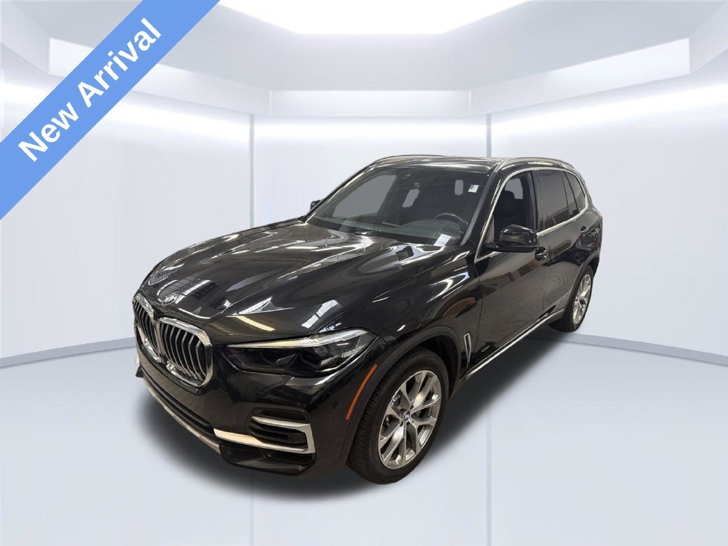 Used 2022 Black BMW sDrive40i image 1