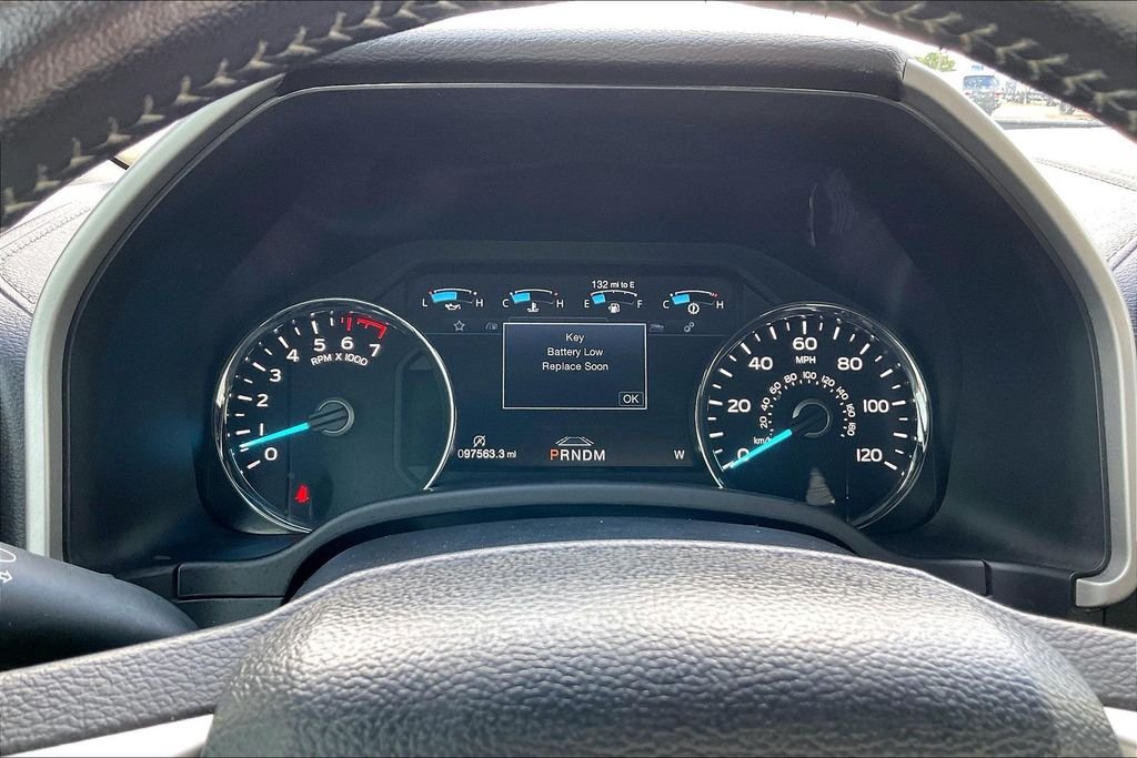 Used 2020 Magnetic Metallic Ford Lariat image 12