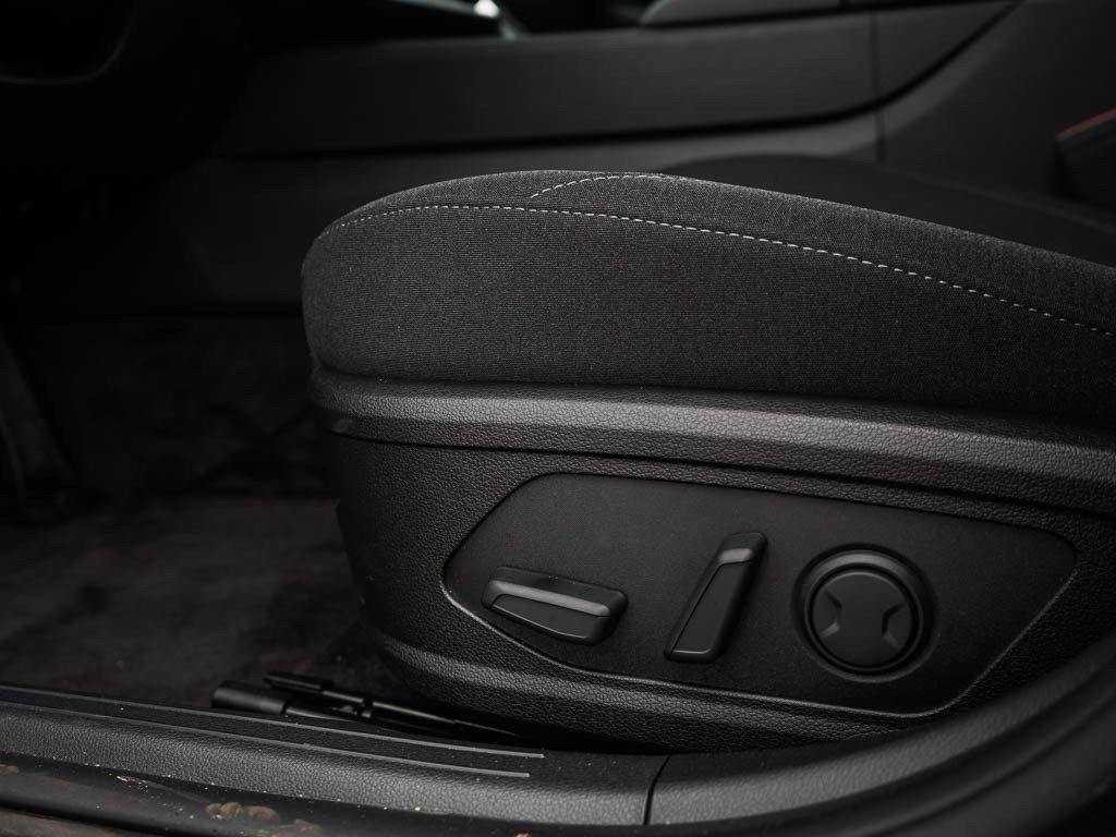 New 2026 Abyss Black Hyundai SEL FWD image 16