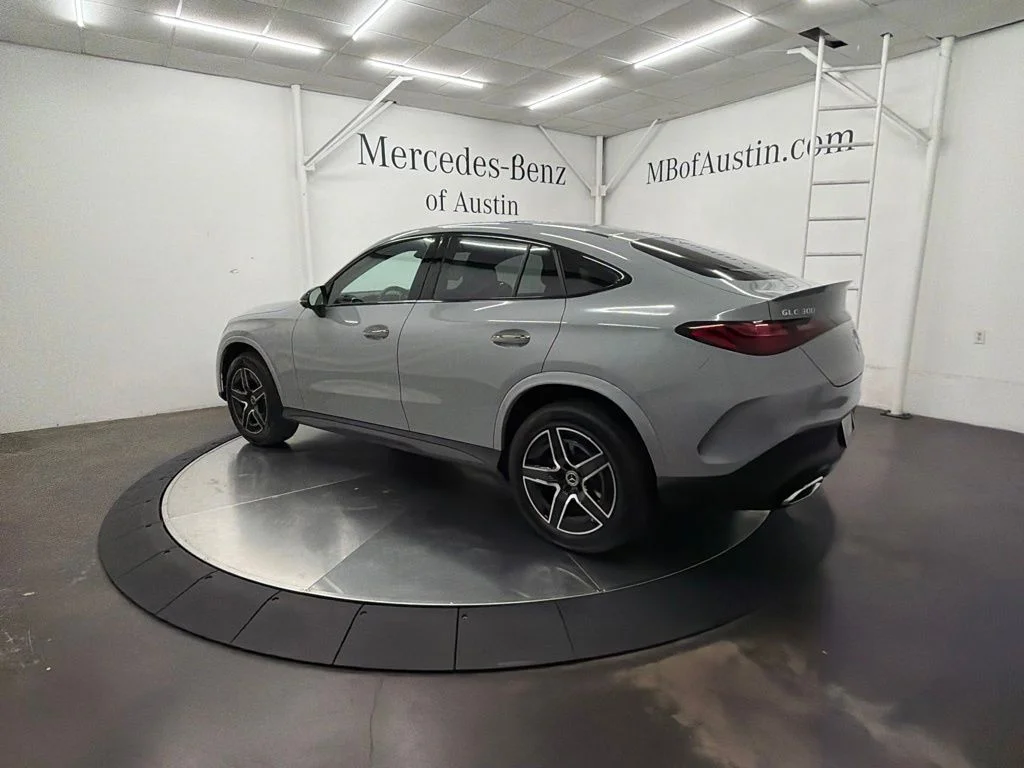 New 2027 White Mercedes-Benz GLC 300 image 5
