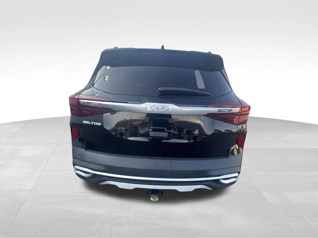 Used 2023 Black Kia SX image 4