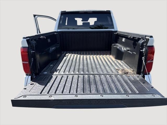 2025 Toyota Tacoma SR5 - Photo 33
