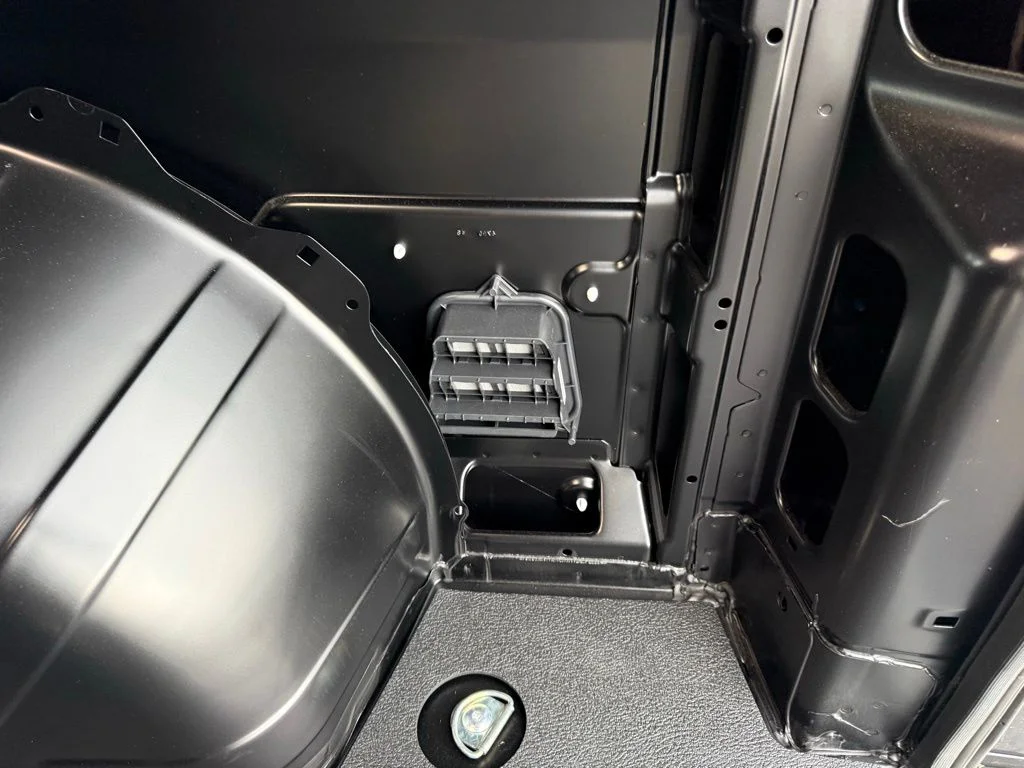 New 2026 Black Clear-Coat Exterior Paint RAM Low Roof image 44