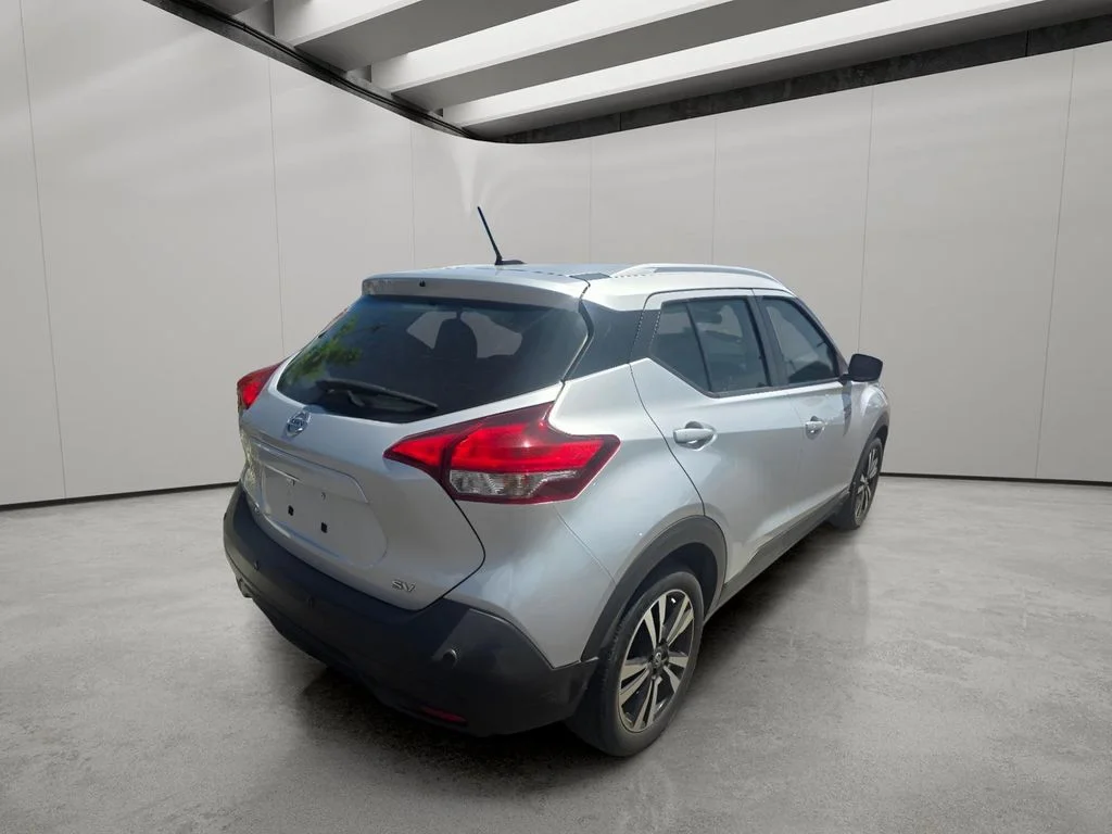 Used 2020 Brilliant Silver Metallic Nissan SV image 9