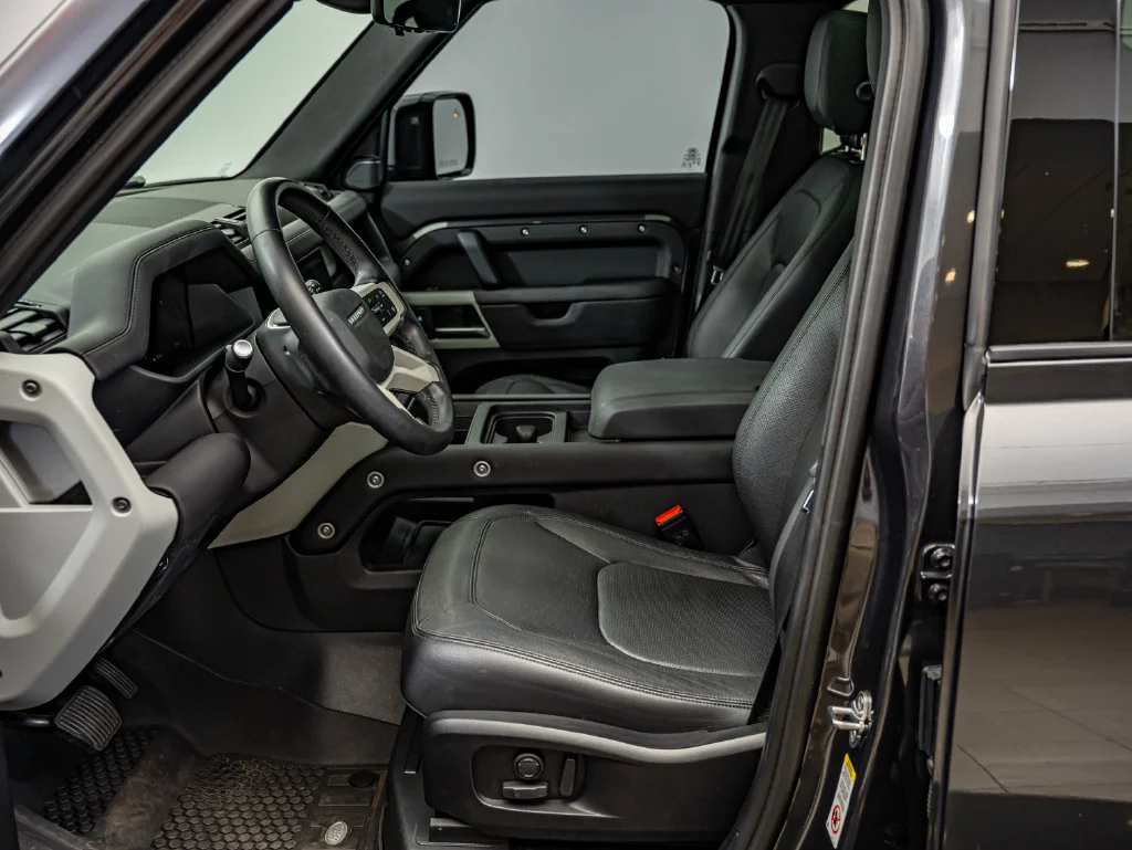 Used 2024 Gray Land Rover S image 22