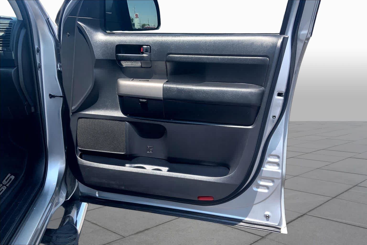 Used 2013 Silver Sky Metallic Toyota  image 23