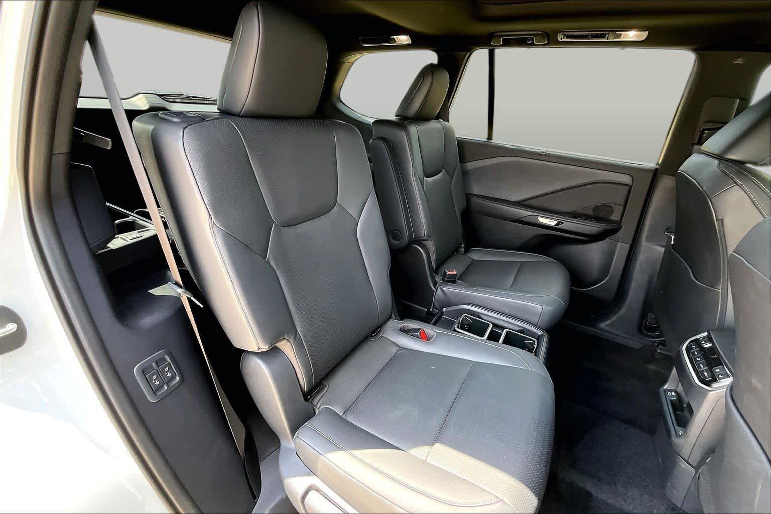 Used 2025 Wind Chill Pearl Lexus Premium image 20