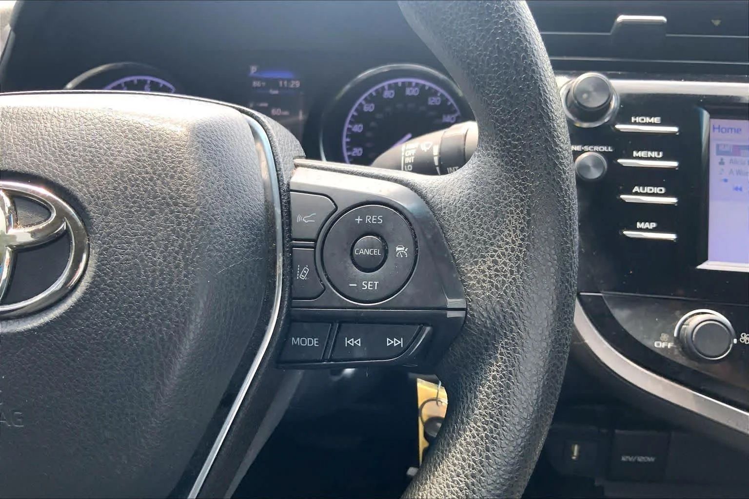 2020 Toyota Camry LE - Photo 25