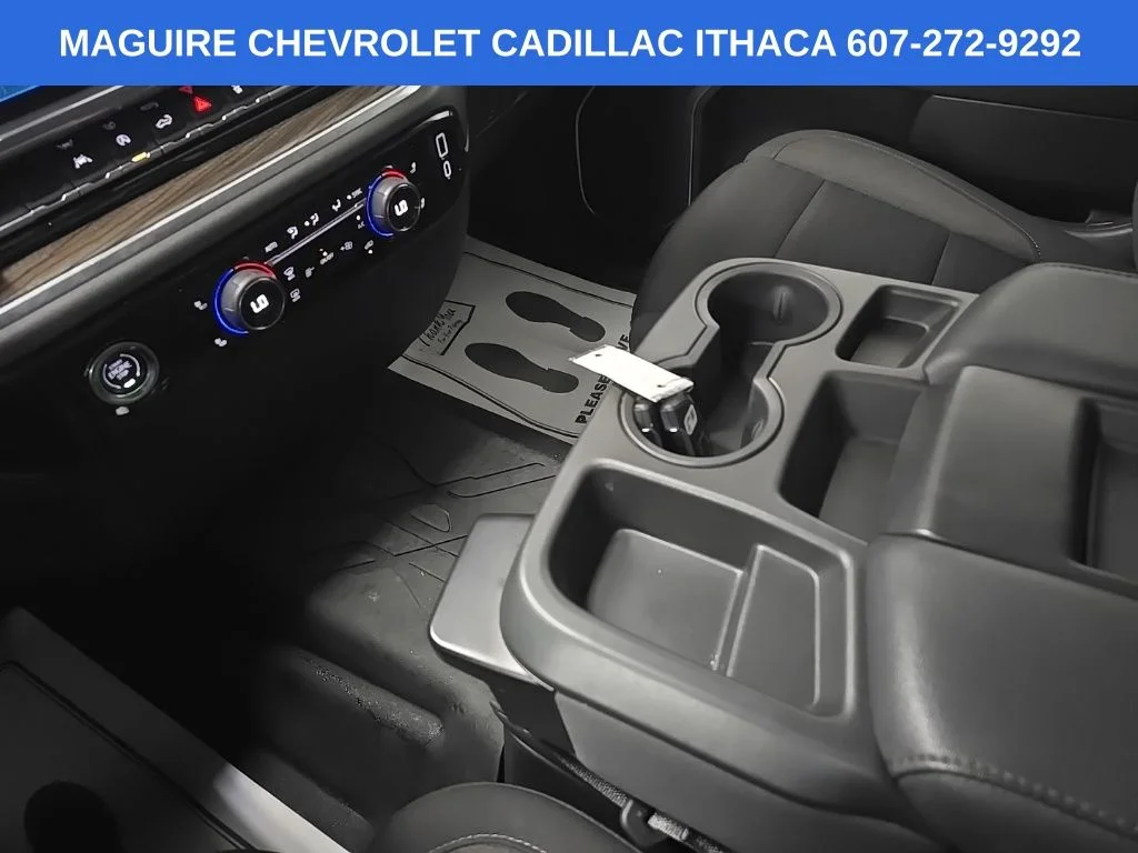 Used 2022 White Chevrolet LT image 26