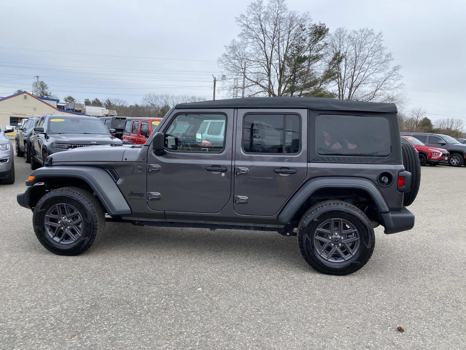 Certified Used 2025 Granite Crystal Metallic Clearcoat Jeep Sport S image 7
