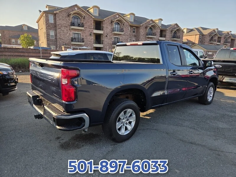 Used 2019 BLUE CHEVROLET 4WD DOUBLE CAB 147" LT image 4