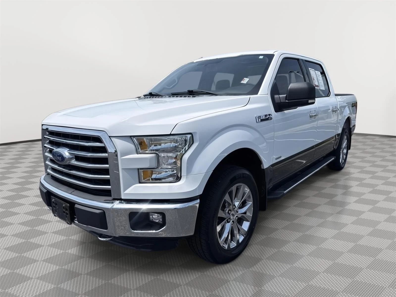 Used 2016 Oxford White/Magnetic Metallic Ford XLT image 10