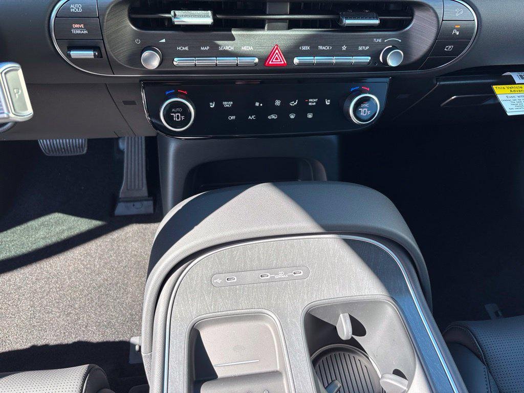 New 2026 White Hyundai SEL 8P image 20