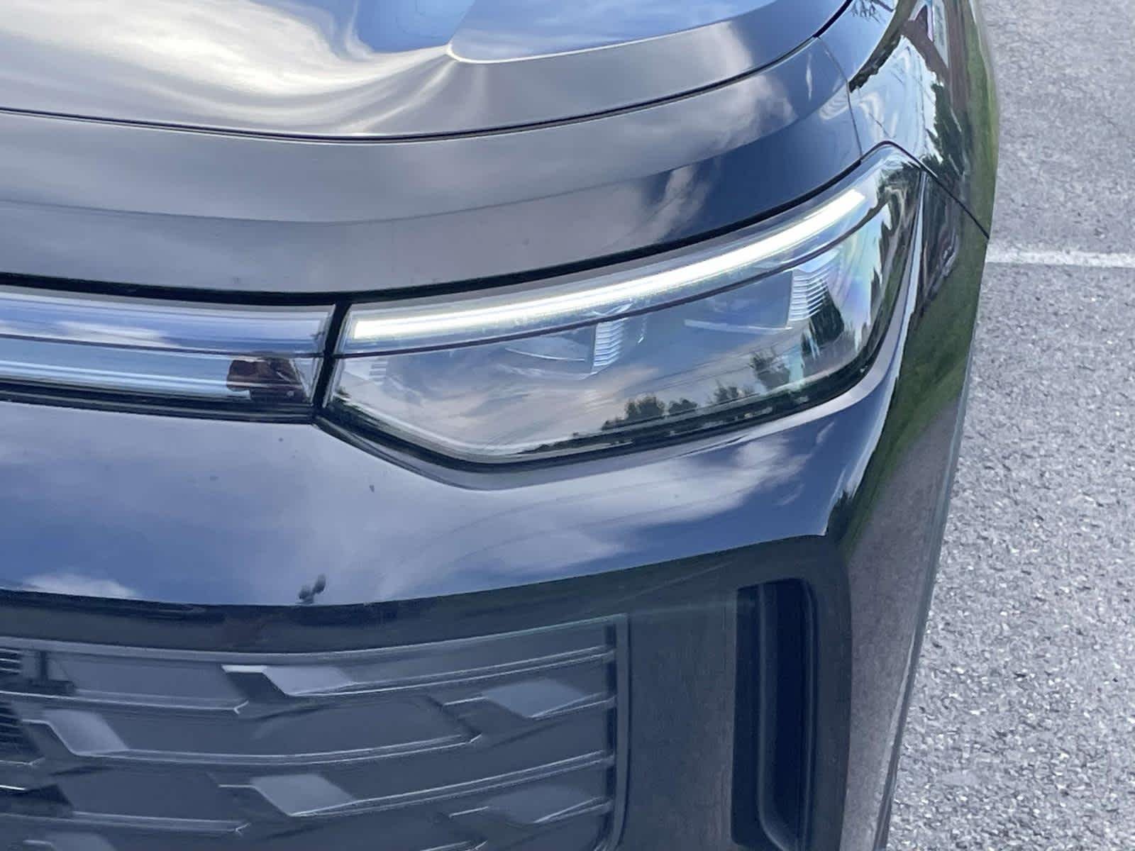 New 2026 Deep Black Pearl Volkswagen SE image 13
