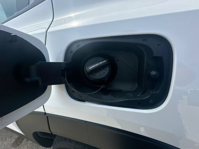 Used 2023 Summit White Chevrolet LS image 44