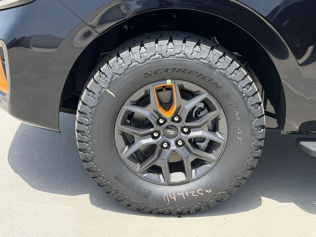 New 2027 Agate Black Metallic Ford Tremor® image 4
