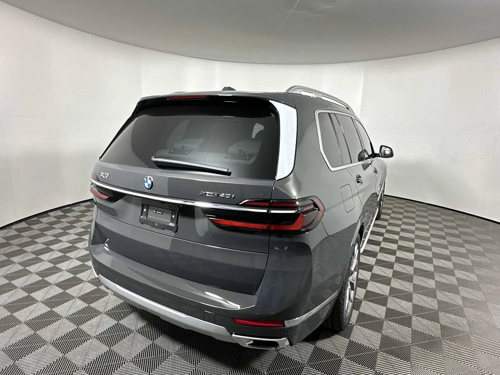 New 2026 Dravit Grey Metallic BMW xDrive40i image 9