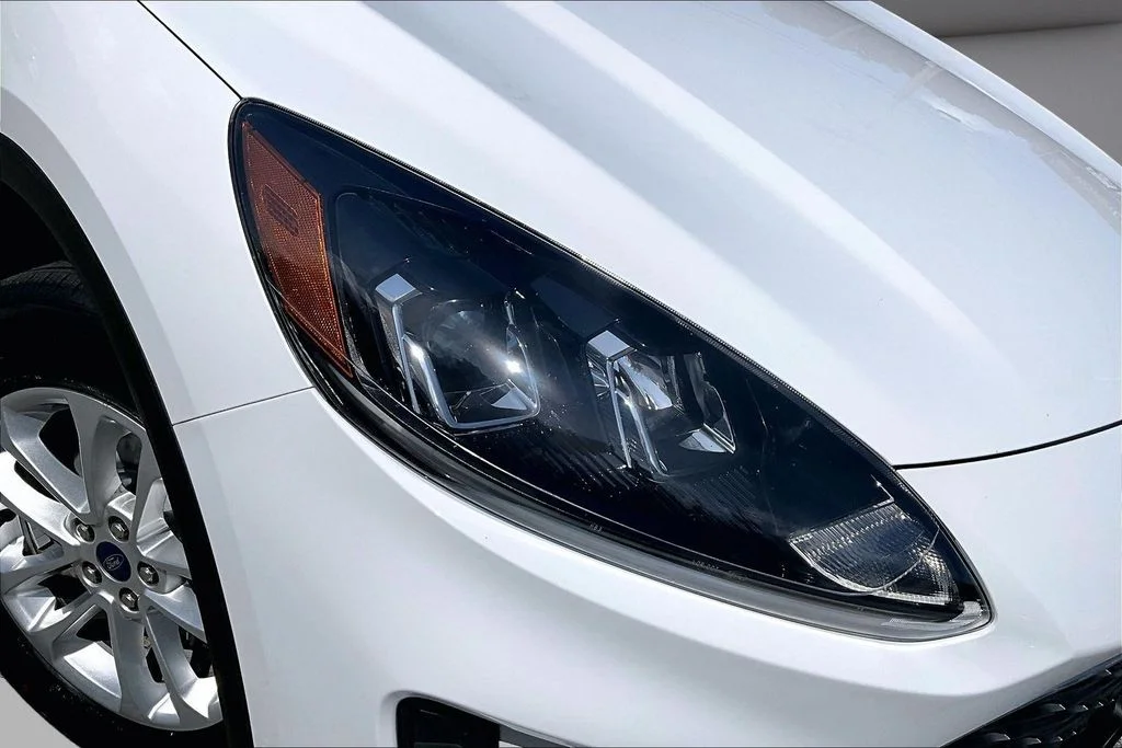 Certified Used 2022 White Ford SE image 32