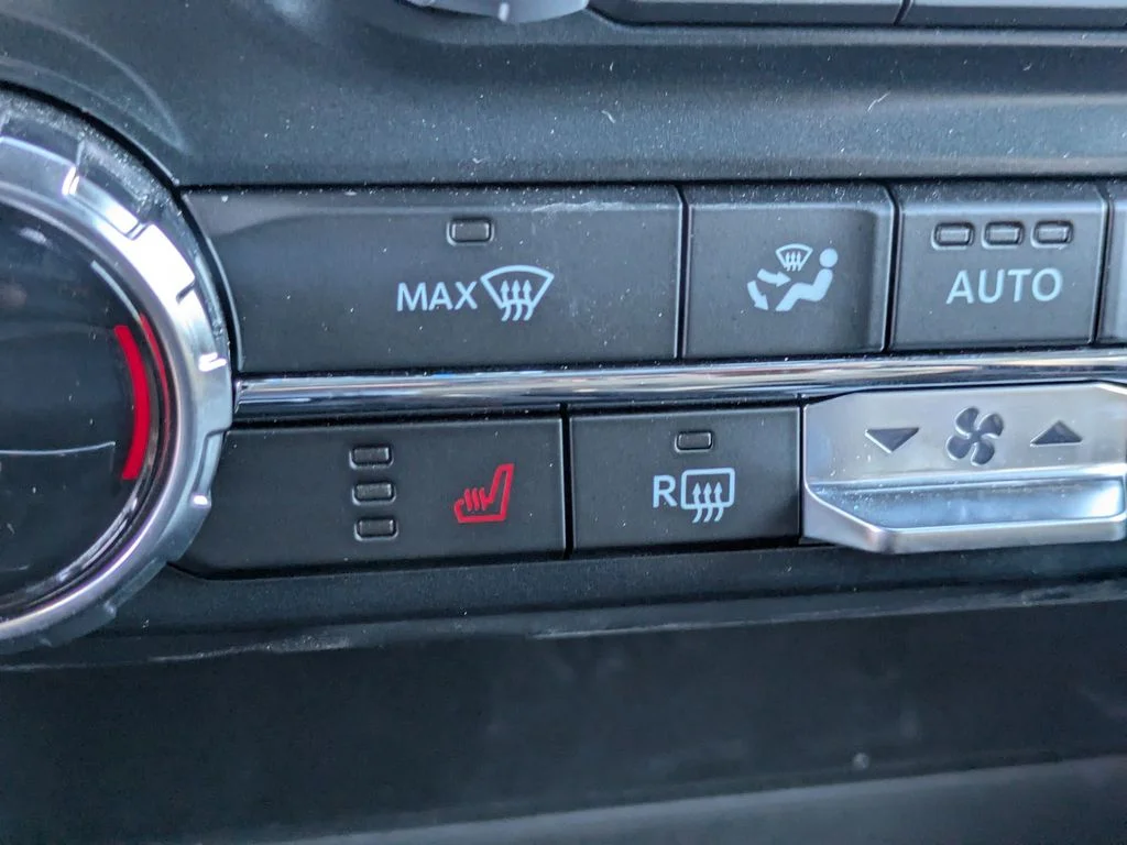 New 2026 Agate Black Metallic Ford XLT image 25