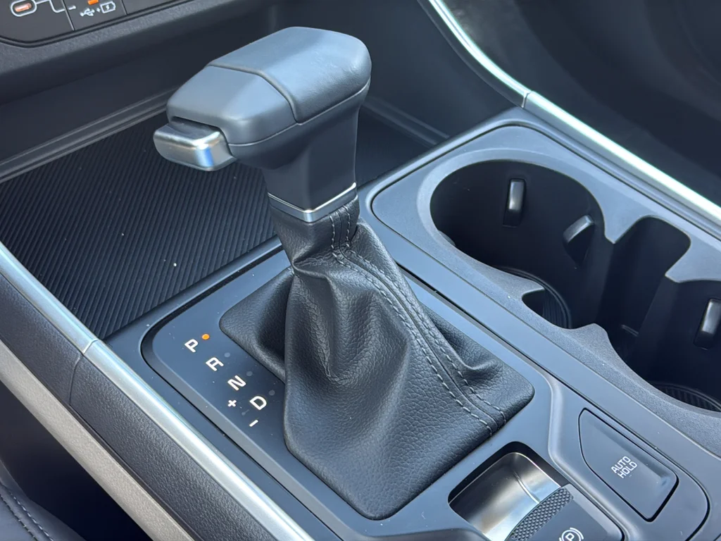 New 2027 Ceramic Silver Kia LXS image 39