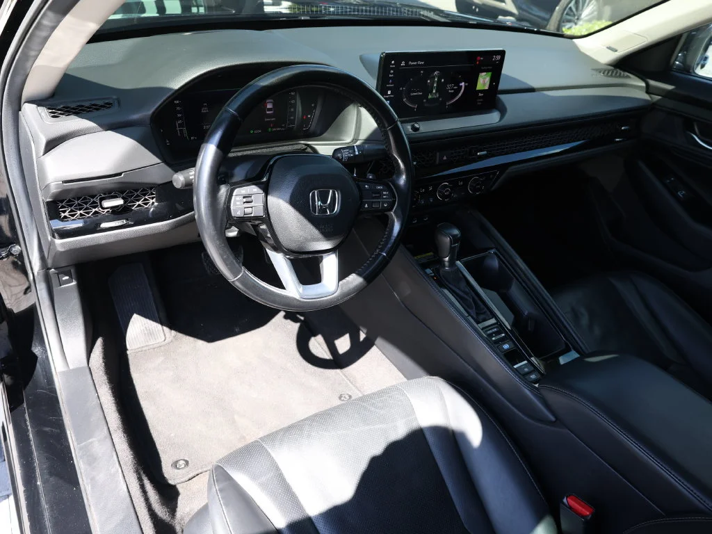 Used 2024 Black Honda Touring image 14