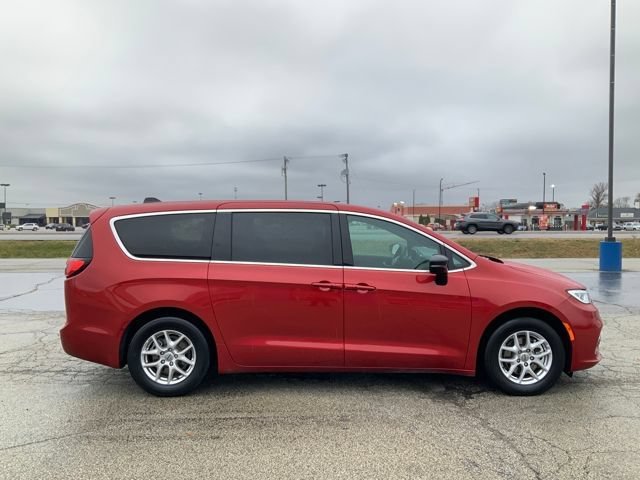 2025 Chrysler Pacifica Select - Photo 6