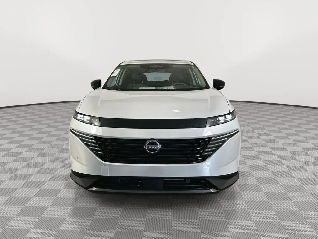 New 2026 White Nissan SL image 3