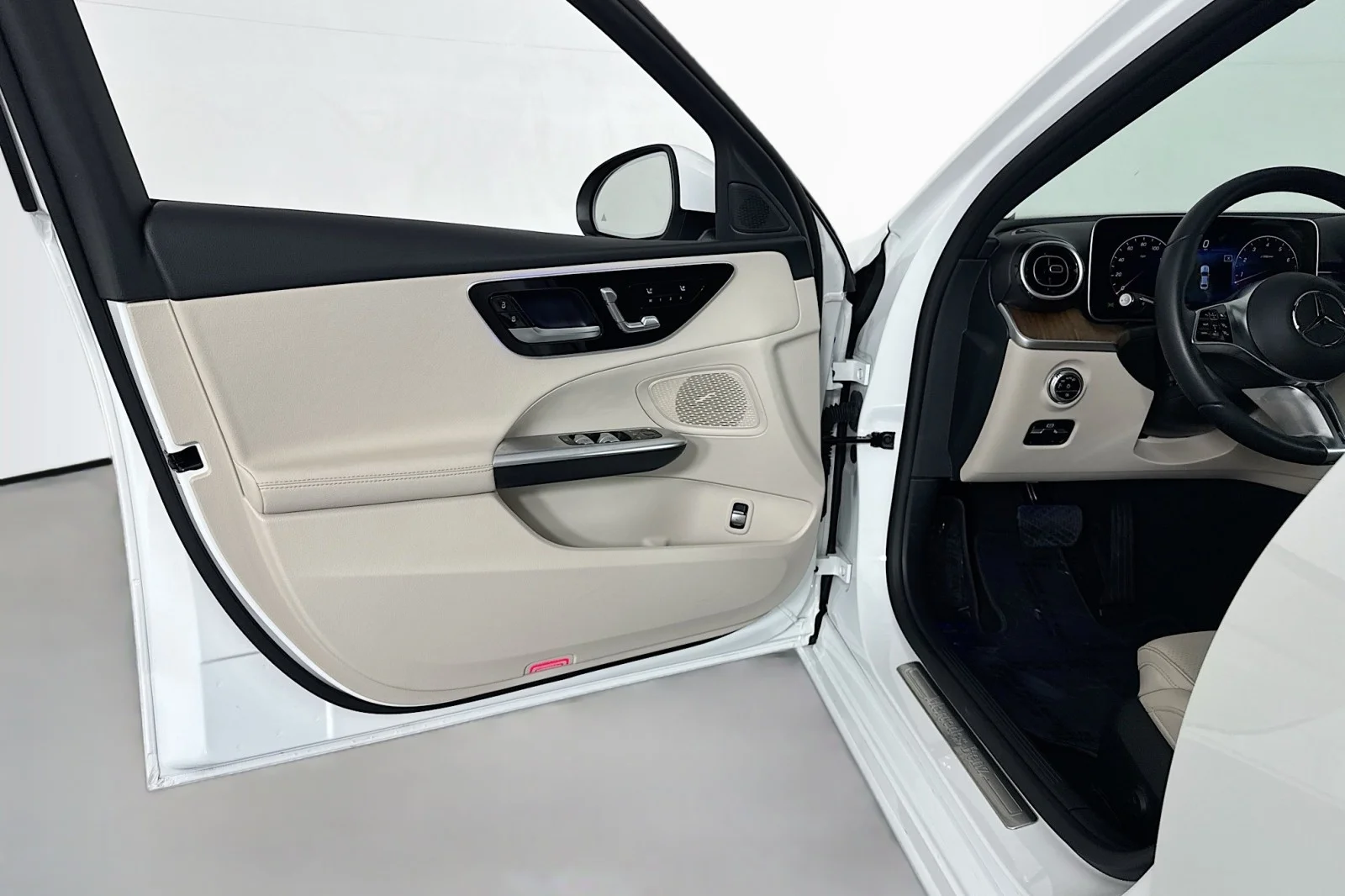 Certified Used 2024 Polar White Mercedes-Benz C 300 image 22