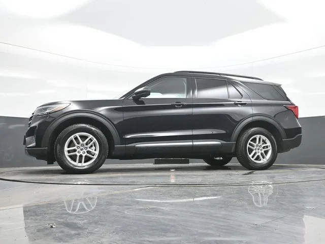 Used 2025 Black Ford Active image 21